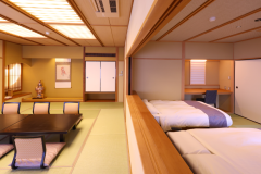 バリアアフリー 半露天風呂付き特別室 411号室　2間続きの和洋室です