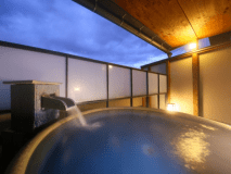 【禁煙】露天風呂付き客室◆室8畳＋6畳の客室露天風呂の様子。