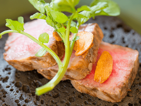 強肴_鳥取牛ロース溶岩石焼