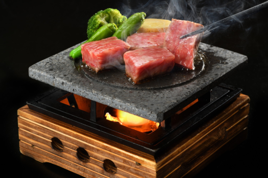 【お肉＆お酒好きな方必見★】A4ランク以上の福島牛200ｇを溶岩焼で♪福島のお酒付き☆