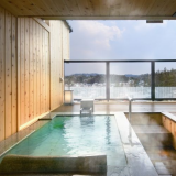 石造りの客室露天風呂