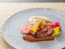 強肴一例（鳥取牛ロース、付け野菜）