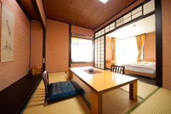 みくま川を望む絶景の露天風呂付きのお部屋です。大切な時間をごゆっくりお寛ぎ下さいませ☆