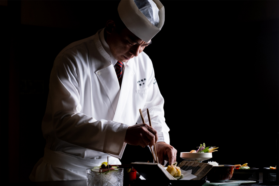 お客様のリクエストを叶える。料理長の技と心意気が光る。“渾身のお料理”の数々がここに。 お客様のリクエストを叶える。料理長の技と心意気が光る。“渾身のお料理”の数々がここに。