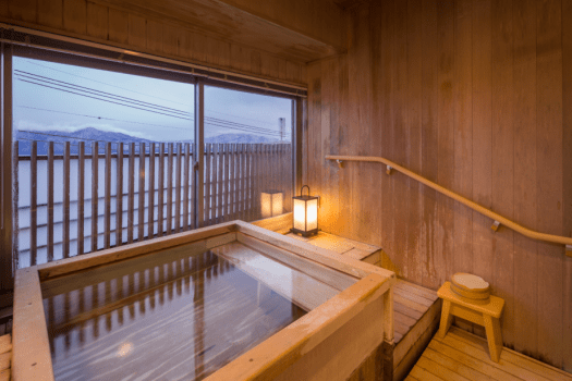 【バリアフリースイート】温泉＆ダイニングテーブル付　202