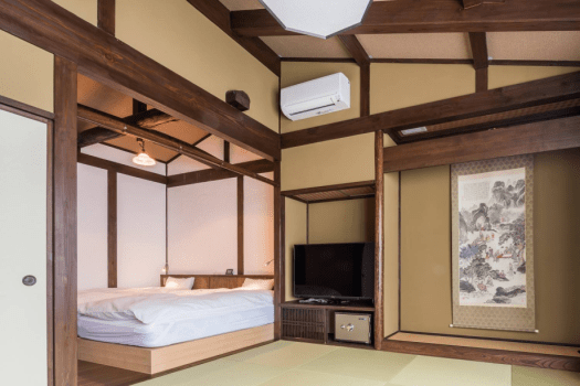 [Yamazakura]Valley-view Japanese&Western-style Suite (12 tatami) , with semi-open-air hot spring bath（Non smoking）