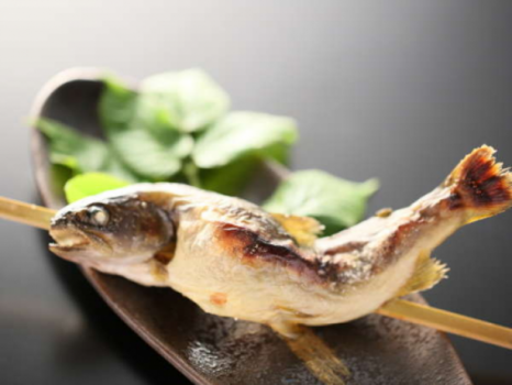 ご夕食の一例　定評のある岩魚の塩焼き