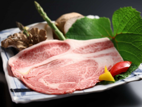 信州牛の水コンロ炙り焼き：グレードUpプランのメイン料理