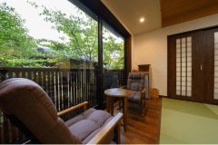 ・信楽焼き陶器風呂付き離れ和洋室