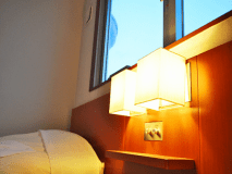 【客室ランプ】暖かな灯りが旅の疲れを癒します。