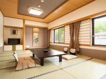 【本館】和室14畳裏側（バス付・トイレ付）禁煙