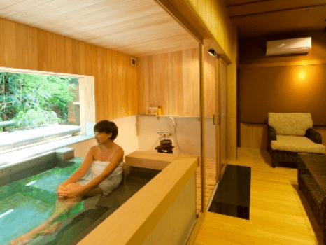 【本館：和室10畳以上・貸切風呂利用特典付／夕食部屋食】禁煙