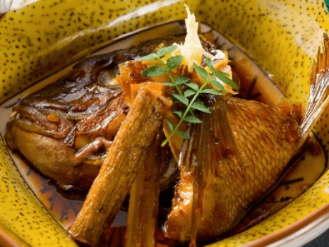 【舟盛会席×部屋食＜温泉露天風呂付き客室＞】当館人気１位の舟盛り会席と鯛兜の荒炊きや牛肉料理を味わう