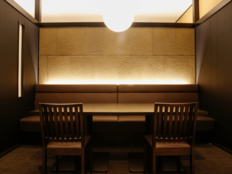 ～半個室食事処『NAGOMI』～　間接照明で包む優しい光は、身も心もやすらげます。