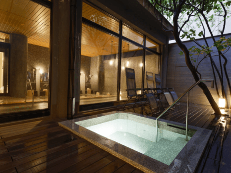 ～３階水風呂～
サウナの後に水風呂との温冷交代浴で一日の疲れを癒し。