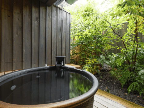 『羽伸』-UNO-Aタイプ
全室かけ流しの温泉露天風呂を完備。山代の良質な泉質をお愉しみください。