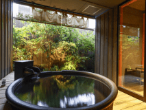 『羽伸』-UNO-Ｂタイプ
源泉の湯に身を包み、小鳥のさえずりや、虫の音を聞きながらゆっくりとお楽しむ。