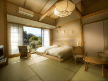 【庭と木曽御嶽山を一望！】ベッド和室