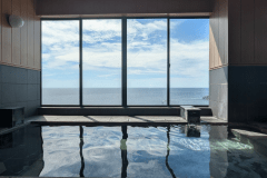 【本館】5階　展望大浴場　天然温泉「越前くりや温泉」