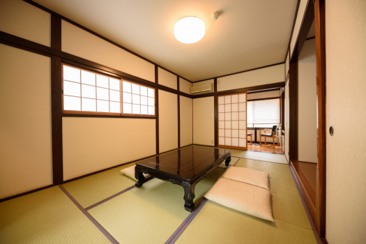 和室7.5畳+広縁・トイレ付【紫苑】