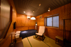 Economy Single Room/Shared Wash basin and Toilet