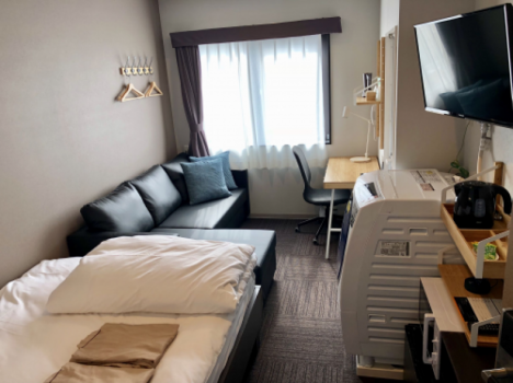 当館に1室の特別室です!早い者勝ちです!
1~3名様(最大4名様までOK)ダブルベッド・ソファベッド(Wサイズ)設置・その他全自動洗濯乾燥機付(洗剤はフロントにて販売しております)・電子レンジ付・客室にバス・トイレ付!ご家族や友人と楽しくお過ごしください!ソファベッドのエキストラベッドは、掛け布団や枕などは収納済!お客様のご自由にご利用くださいませ!
当館に1室の特別室です!早い者勝ちです!
1~3名様(最大4名様までOK)ダブルベッド・ソファベッド(Wサイズ)設置・その他全自動洗濯乾燥機付(洗剤はフロントにて販売しております)・電子レンジ付・客室にバス・トイレ付!ご家族や友人と楽しくお過ごしください!ソファベッドのエキストラベッドは、掛け布団や枕などは収納済!お客様のご自由にご利用くださいませ!