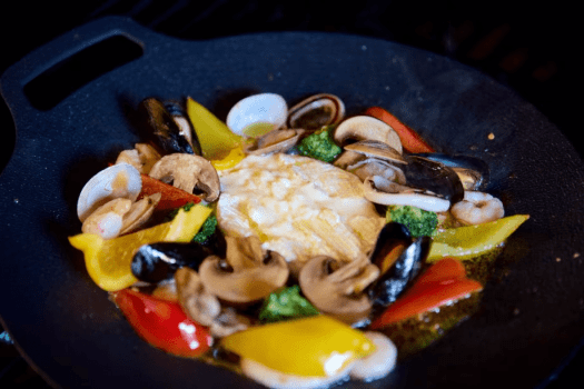 【グランピング／２食付】ハンモック／薪割り体験／貸切バレルサウナなど豊富な無料アクティビティ♪夕食はドリンクインクルーシブで飲み放題☆北海道の食材を使ったBBQディナー