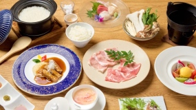 【秋の産直】ご当地豚肉を使った季節野菜の源泉湯通しや秋野菜の黒酢炒めなど和洋中創作カジュアルコース☆夕食ドリンク飲み放題付き