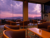 ラウンジ（夕）