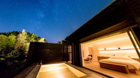 Please spend a relaxing time in a guest room with an open-air bath. Please spend a relaxing time in a guest room with an open-air bath.