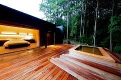 【TEN】Wide king bed / Open-air cypress bath 【TEN】Wide king bed / Open-air cypress bath