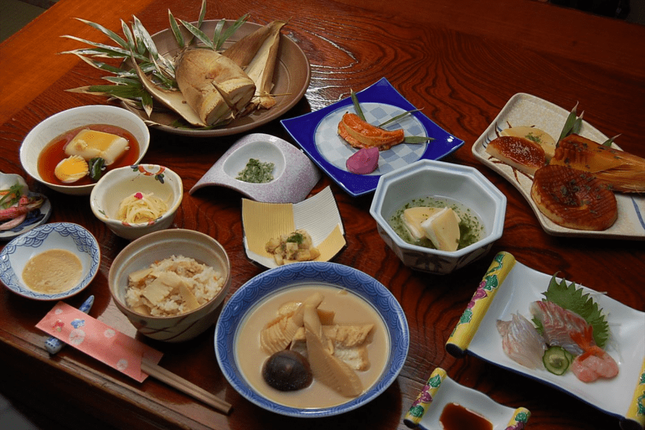 つかさや旅館の湯田川孟宗（たけのこ）料理は最大で13種類の孟宗を使った献立でお出しいたします！！