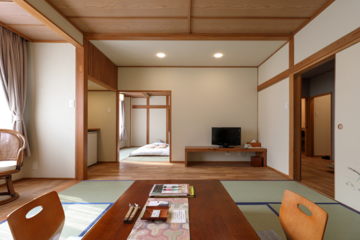 桂の間◆2階◆14畳＋10畳の二間(トイレ・シャワー室付)