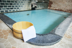 源泉かけ流しの温泉は常に新鮮。 源泉かけ流しの温泉は常に新鮮。