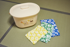 小さなお子様が安心して過ごせるように、おむつバケツ、お子様イス、浴衣もご用意してます。
ご家族でお越しくださいませ。 小さなお子様が安心して過ごせるように、おむつバケツ、お子様イス、浴衣もご用意してます。
ご家族でお越しくださいませ。