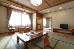 桂の間◆2階◆14畳+10畳の二間(トイレ・シャワー室付) 桂の間◆2階◆14畳+10畳の二間(トイレ・シャワー室付)