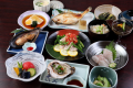 夏の夕食イメージ。
海は貝が美味しい。野菜が枝豆が美味しい！！
「だだちゃ豆」と「萬吉茄子」はここだけの野菜。
「岩牡蠣」「メバル」「金小鯛」も美味しい。