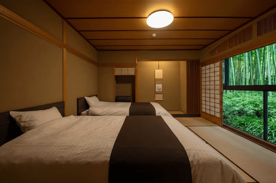 【ベッド派におすすめ】畳で寛ぎ、ベッドで眠る癒しの温泉時間