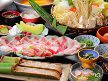 【桜さつま鍋】地元食材を使用したアツアツお鍋☆すき焼き風orゆず胡椒で召し上がれ