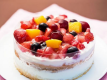 フルーツたっぷりのベリークワトロのケーキ4号サイズ。