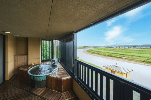 【水鏡庵】信楽焼の露天風呂