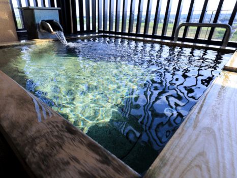 ◆水鏡庵◆ジュニアスイート　露天風呂付和洋室　70㎡
解放感は最高。