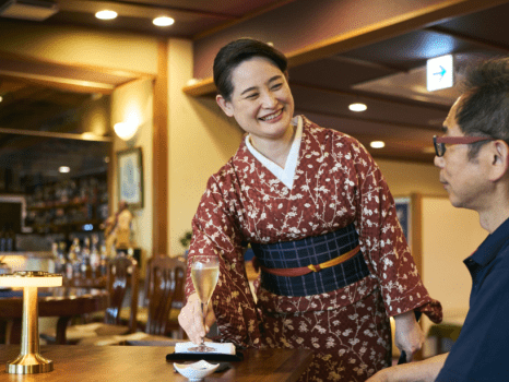 ウェルカムドリンクは、スパークリングワイン・抹茶・山鹿紅茶の中からお選びいただけます。