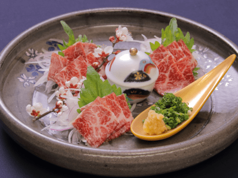 熊本名物、新鮮な【馬刺し】をどうぞ！