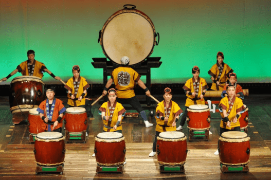 山鹿二大伝統芸能の一つ　「山鹿太鼓」