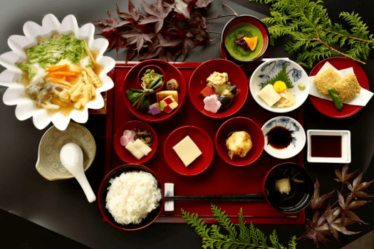 【夕食※イメージ】
比叡山の湧き水を使用し、丁寧に調理された精進料理となっております。