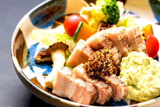 【ご夕食】低温調理した黒豚サラダ