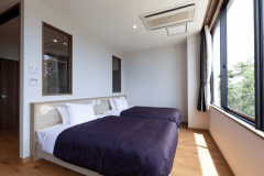 ツインのお部屋はセミダブルを2つご用意