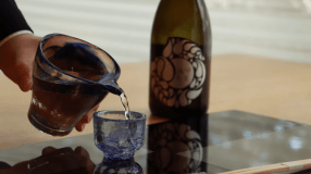 オールインクルーシブプランは夕食のドリンクはサービスでございます