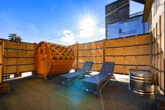■耳納-minou-■専用の【バレルサウナ】と源泉かけ流しの露天風呂で“ととのう”